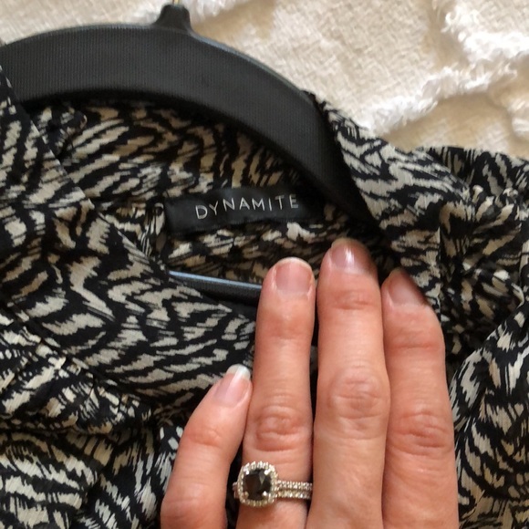 Dynamite open back crop high-neck blouse, sz S, never worn - Picture 4 of 5